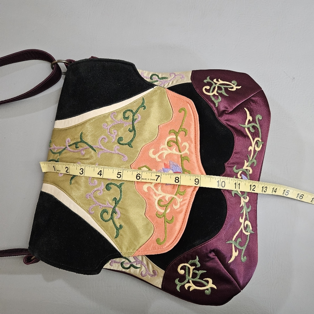 OOVOO Le Thi Hong Tu Hand Embroidered Silk & Suede Asian Shoulder Bag - Picture 11 of 12